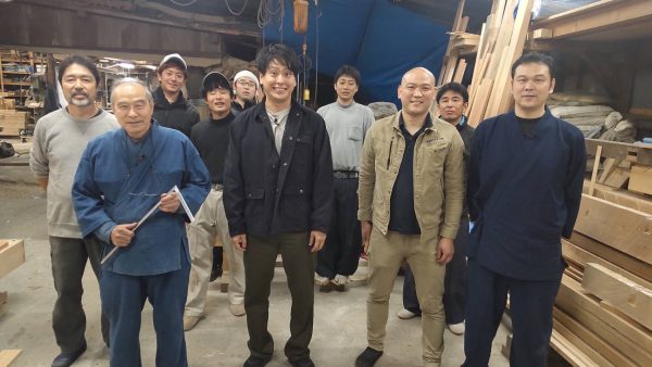伝統技法による木組みの式台